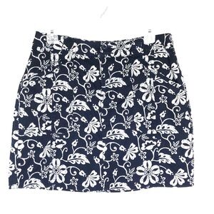 2/$15 Dress Barn- Navy & White Floral Mini Skirt Size 4 | Classic Casual Skirt
